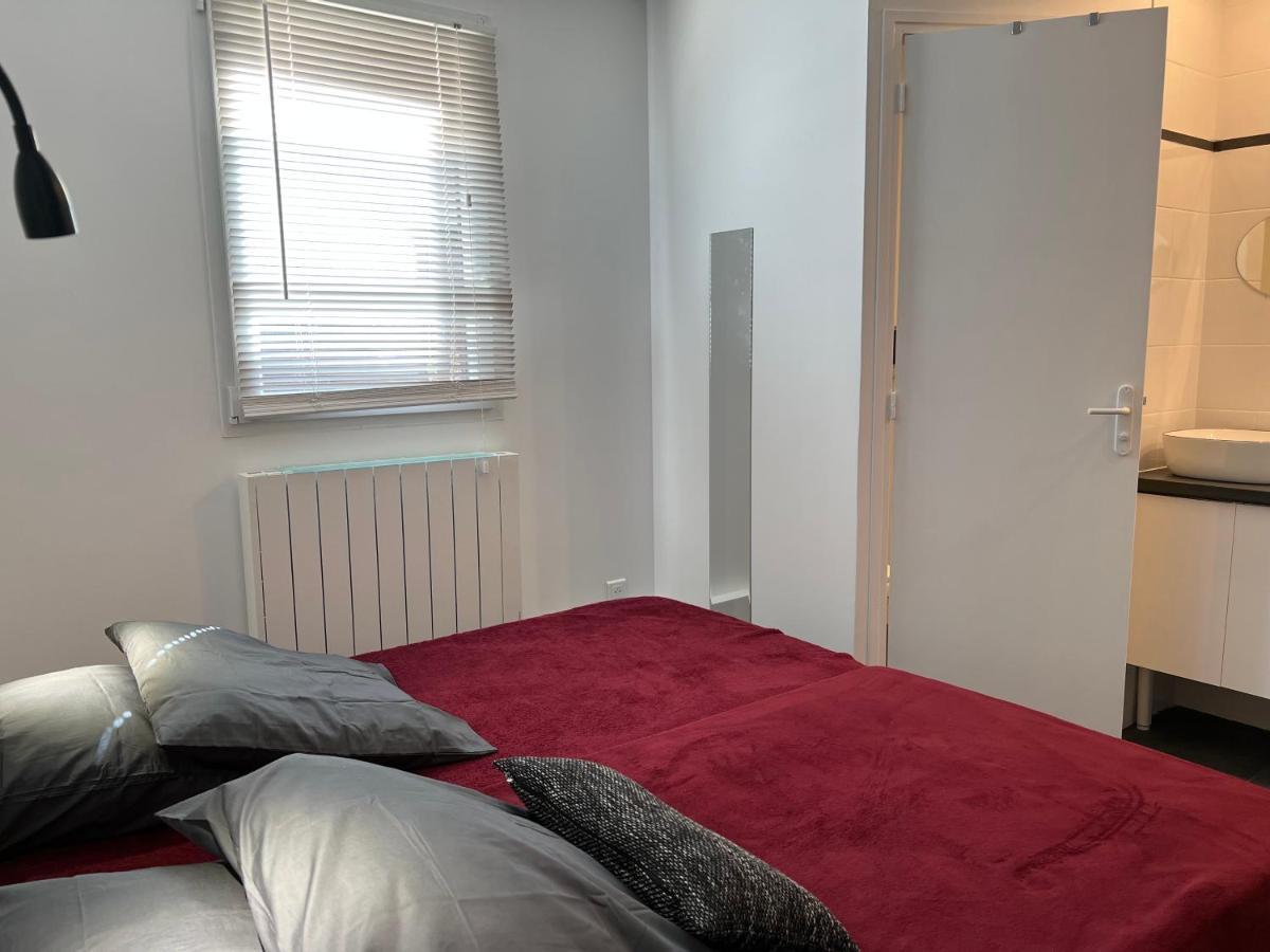 Cite Pilleux - Cozy Apartment In A Private Lane パリ エクステリア 写真