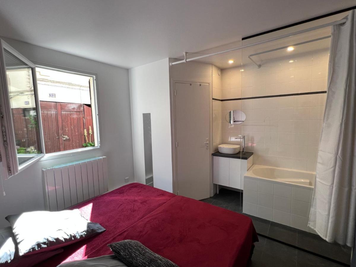 Cite Pilleux - Cozy Apartment In A Private Lane パリ エクステリア 写真