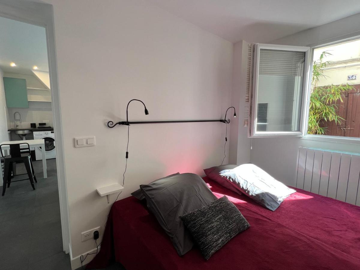 Cite Pilleux - Cozy Apartment In A Private Lane パリ エクステリア 写真