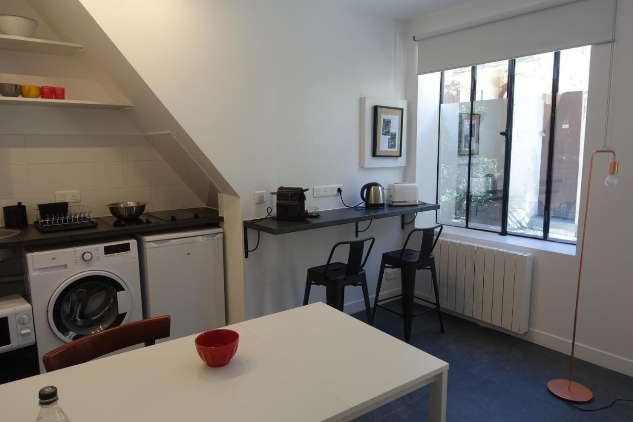 Cite Pilleux - Cozy Apartment In A Private Lane パリ エクステリア 写真